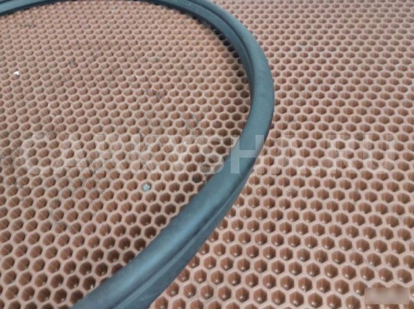 Уплотнительная резинка капота BMW X1 