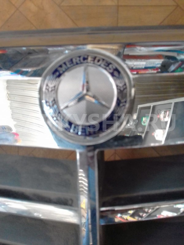 Решетка радиатора Mercedes-Benz E-klasse 