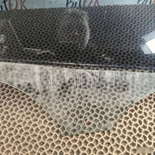 Стекло BMW 2er 