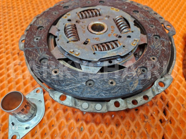 Корзина и диск сцепления volkswagen polo 1.6 mpi Volkswagen Polo оригинальный номер 322039110