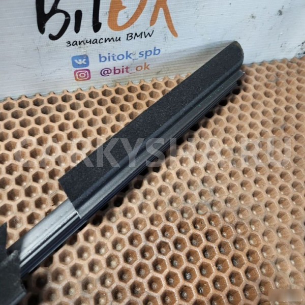 Уплотнитель стекла BMW X3 