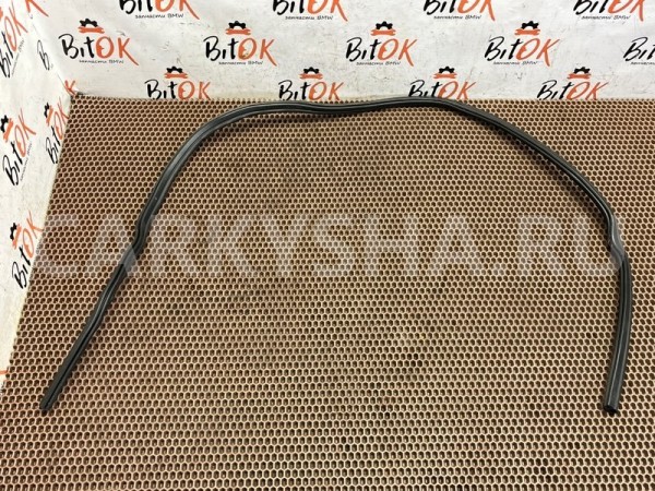 Уплотнительная резинка капота BMW X1 