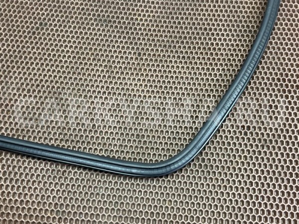 Уплотнитель проема двери BMW X1 