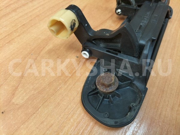 Ручка двери наружная задняя левая Mazda Familia Mazda Familia 