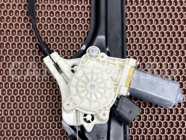 Стеклоподъемник BMW X5 