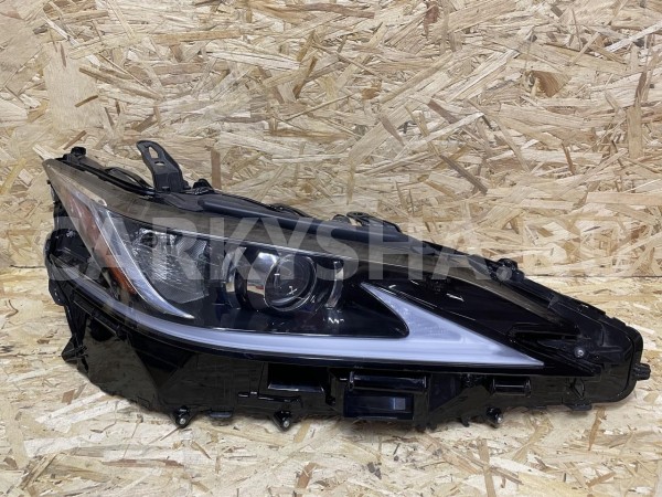 Фара передняя правая LED Lexus ES VII оригинальный номер 81145-33F10