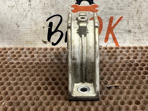 Скоба стабилизатора BMW 5er оригинальный номер 31 35 6 757 099, 31 35 6 757 099, 31356757099, 6757099