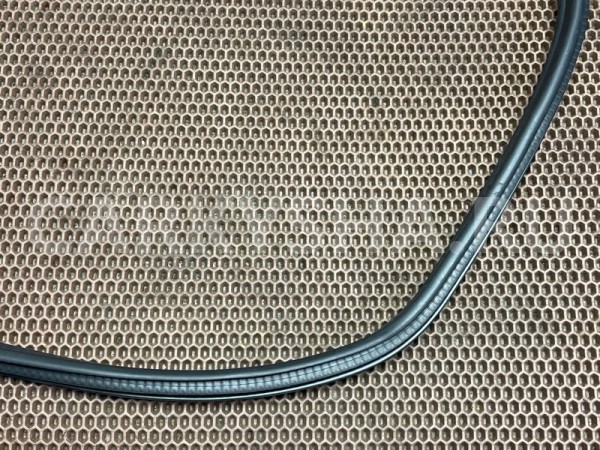 Уплотнитель проема двери BMW X1 