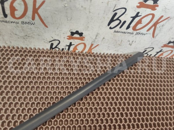 Молдинг стекла двери BMW 3er 