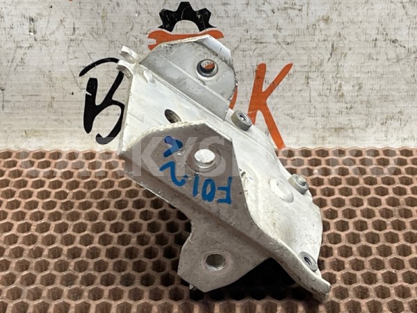 Кронштейн радиатора BMW 7er 