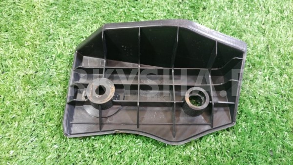 Подставка под ногу передняя левая Mitsubishi Mitsubishi i оригинальный номер MR975251