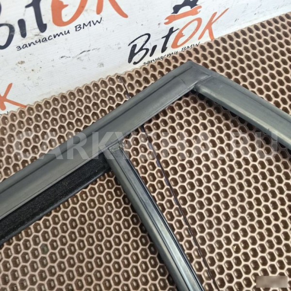 Направляющая стекла BMW X1 