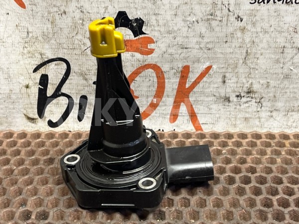 Датчик уровня масла в двигателе BMW X3 