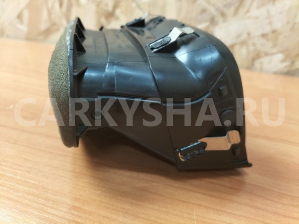 Дефлектор воздушный центральный левый Volkswagen Volkswagen Polo оригинальный номер 6R0819728