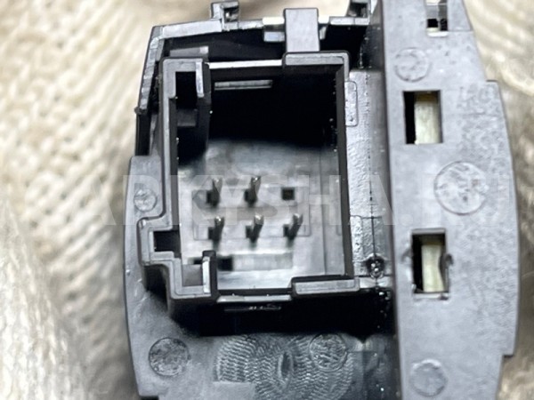 Кнопка аварийной сигнализации BMW X1 