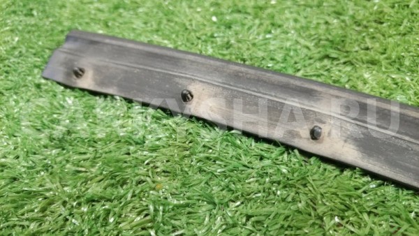 Уплотнитель капота Nissan Avenir 2000 Nissan Avenir 