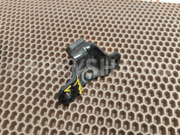 Кронштейн амортизатора крышки багажника BMW X1 