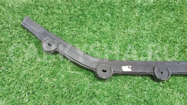 Направляющая заднего бампера правая Skoda Rapid Skoda Rapid 