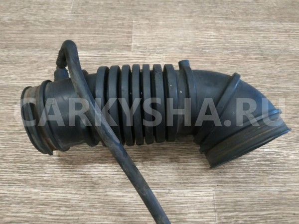 Патрубок воздушного фильтра Mitsubishi Galant 