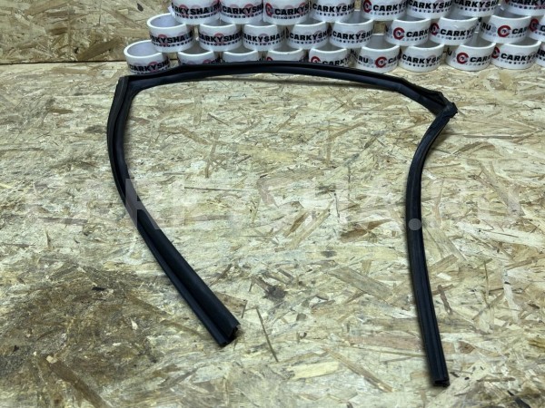 Внутренняя резинка стекла задняя левая Lexus NX I Рестайлинг оригинальный номер 68152-78010