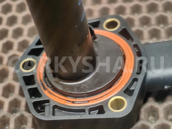 Датчик уровня масла в двигателе BMW 5er 