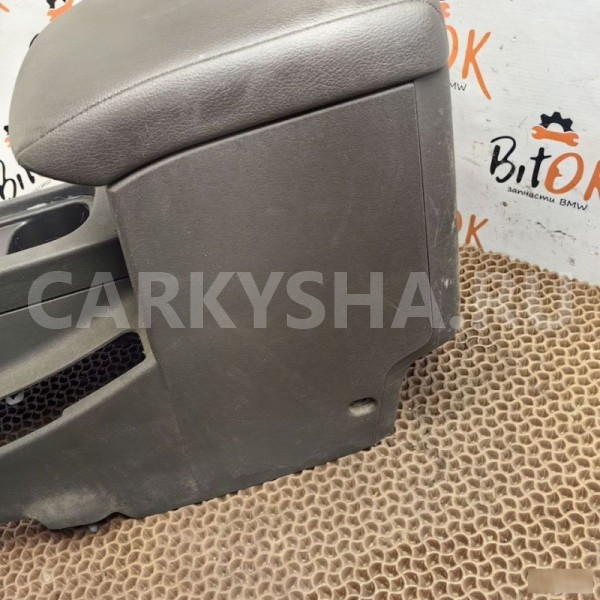 Подлокотник подстаканники Nissan Navara (Frontier) 