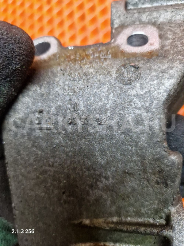 Кронштейн ролика opel astra g Z14XE Opel Astra оригинальный номер 96571112