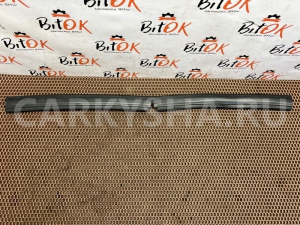 Уплотнительная резинка крыла BMW X1 