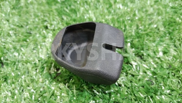 Крышка (заглушка) крепления ремня безопасности Mitsubishi Outlander 