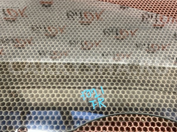 Стекло двери боковое BMW 7er 