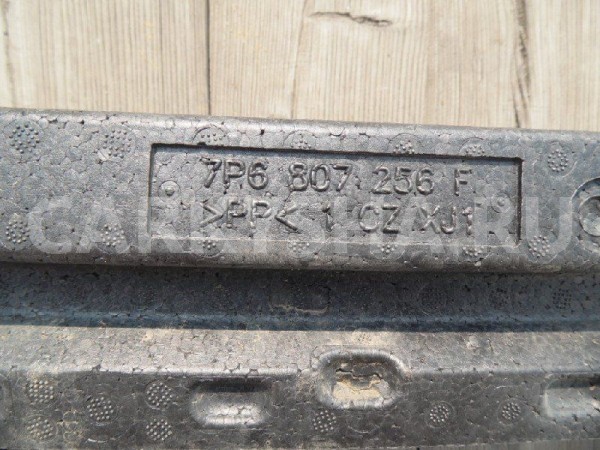 Наполнитель бампера Volkswagen Touareg II рестайлинг (2014—2018) Volkswagen Touareg оригинальный номер 7P6807256F