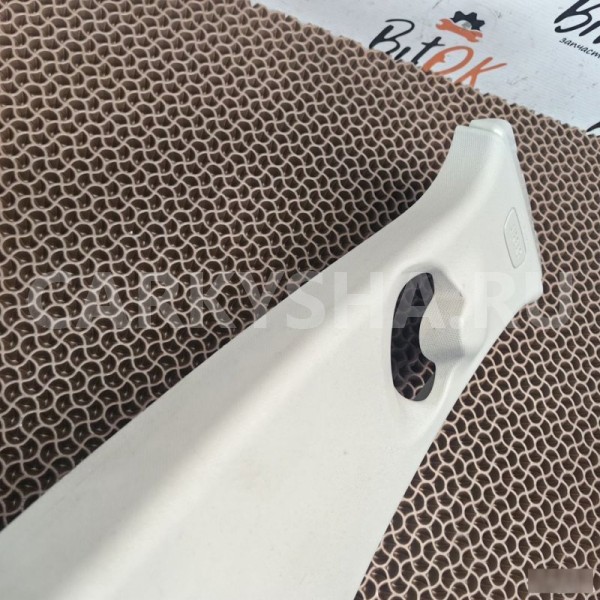 Накладка центральной стойки BMW X1 