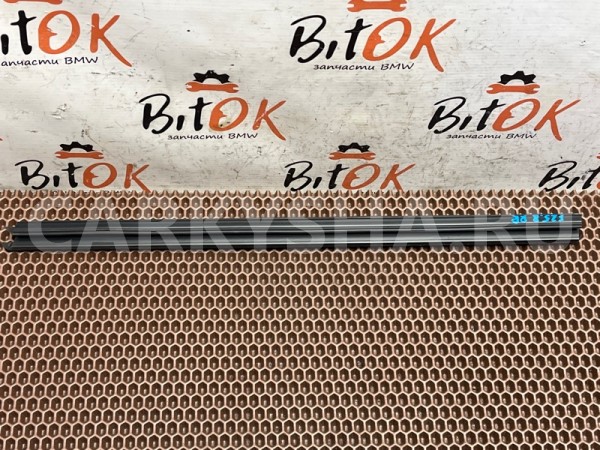 Уплотнитель шахты стекла двери BMW X3 