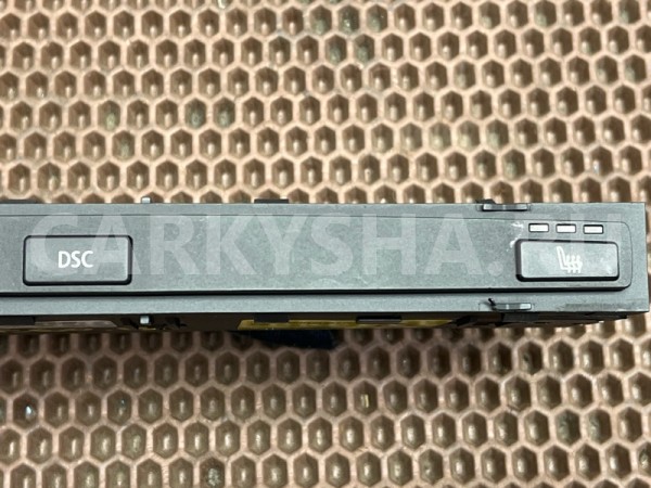 Блок кнопок в центральной консоли BMW 5er 