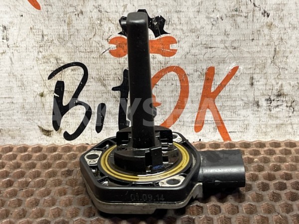 Датчик уровня масла в двигателе BMW X1 