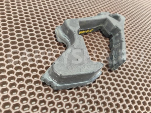 Пенопласт уплотнитель крыла BMW X3 