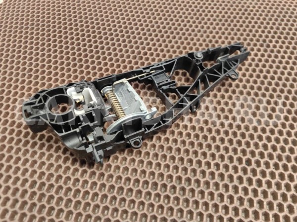 Опора наружной ручки двери BMW X1 