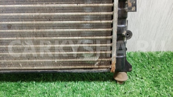 Радиатор охлаждения двигателя Renault Logan 2004 Renault Logan 