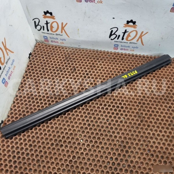 Уплотнитель стекла BMW X3 