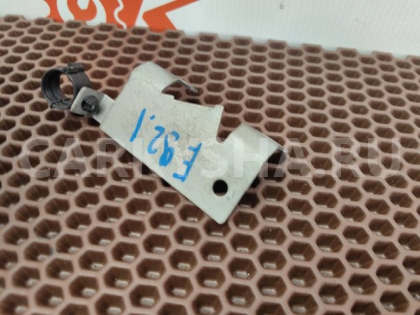 Кронштейн провода плюс BMW 3er 