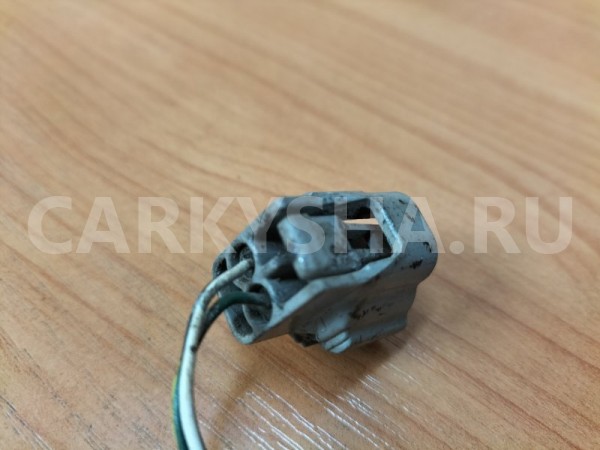 Разъем на повторитель поворота в крыле Toyota Toyota Carina 