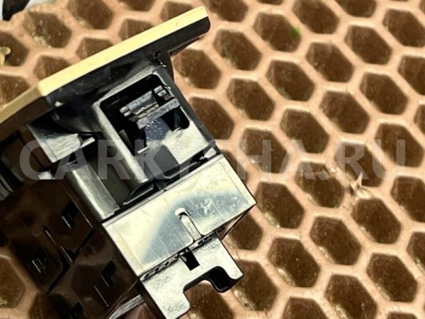 Кнопка стеклоподъемника BMW 5er 