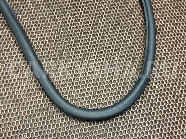 Уплотнитель дверного проема BMW 7er 