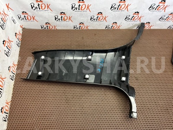 Накладка стойки BMW X3 