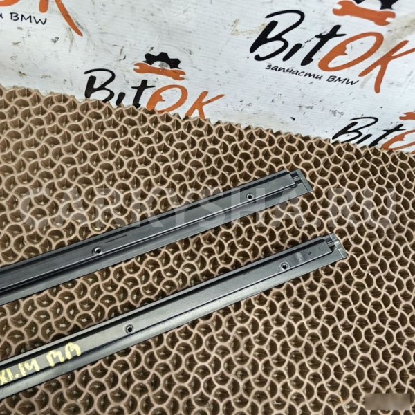 Накладка стойки двери BMW X1 
