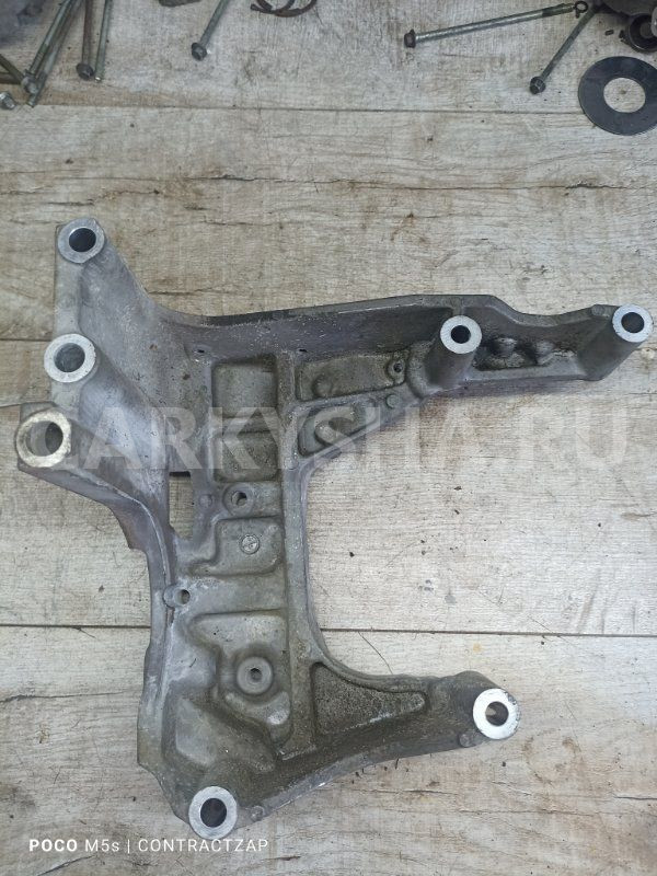 Кронштейн двигателя Nissan X-Trail II (2007—2011) Nissan X-Trail оригинальный номер 13507JA00A