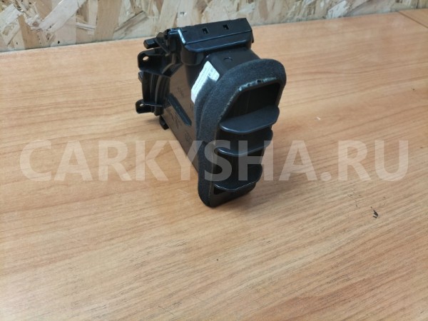 Дефлектор воздушный в торпедо центральный левый Nissan Note 