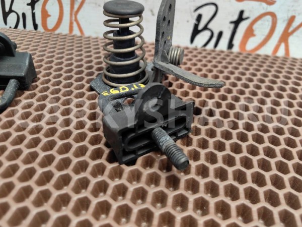 Крюк капота BMW 5er 