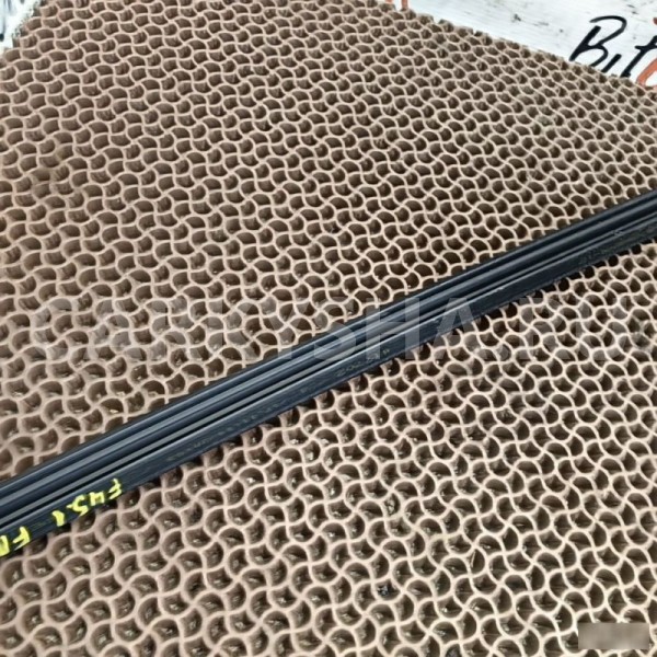 Уплотнитель стекла BMW 2er 