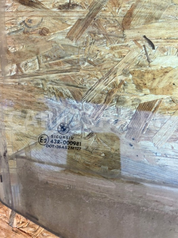 Стекло переднее правое BMW 3 E46 M43 1999 BMW 3er 